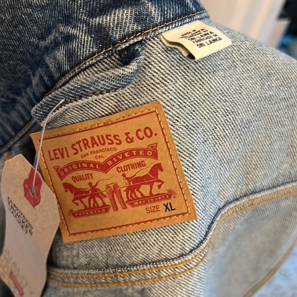 Levi’s Denim Jacket - Picture 5 of 5